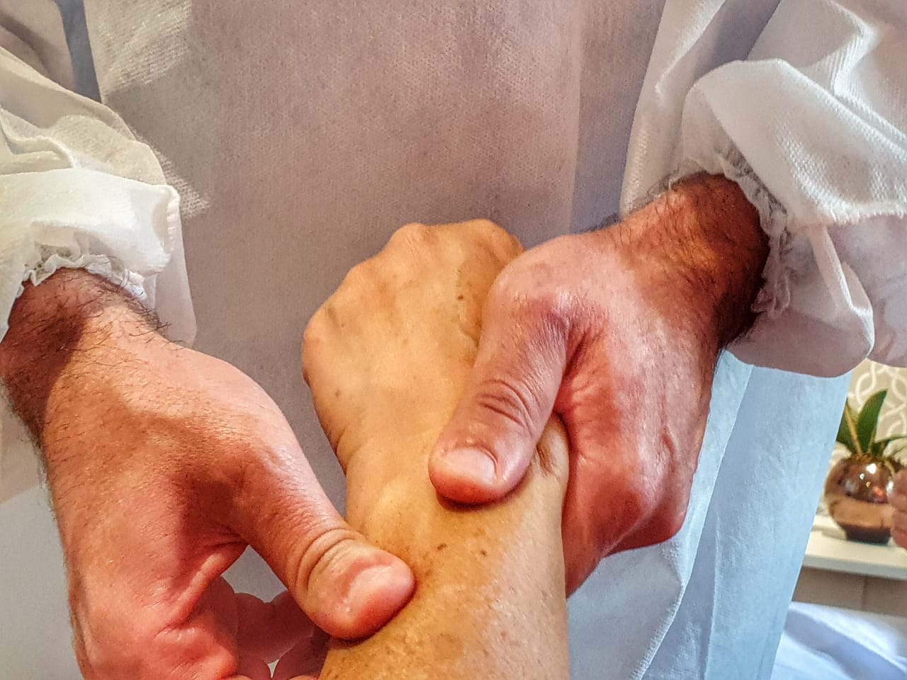 osteopatia mãos 3.jpg