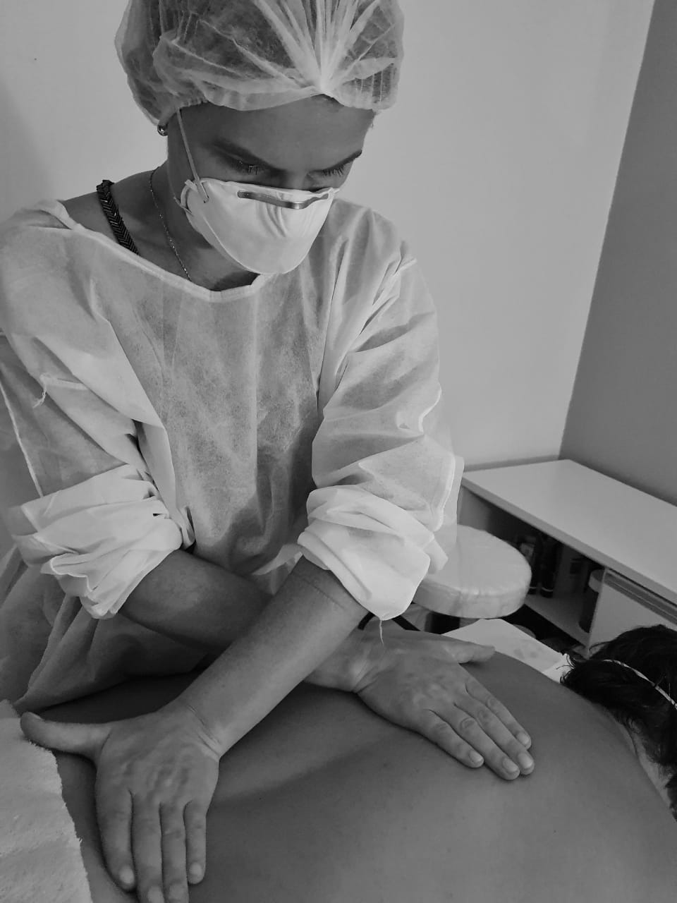 carmem massagem cruzada.jpg